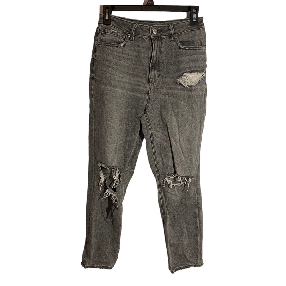 American Eagle Distressed Mom Jeans in Washed Gray / 2 Short
